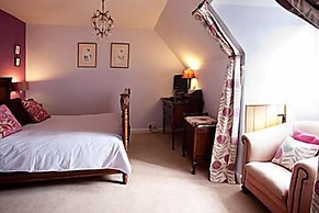 Molesworth Manor