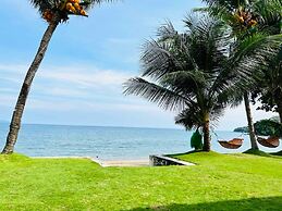 BADLADZ Beach and Dive Resort