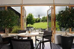 Stirling Court Hotel