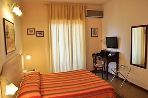 Ares Hotel