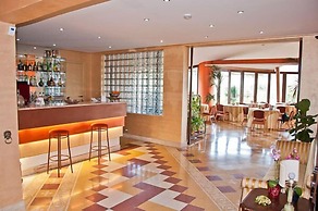 Ares Hotel