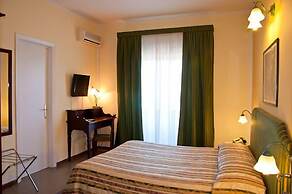 Ares Hotel