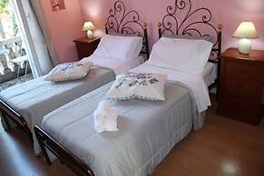 Duca's Guest House