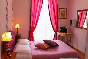 Duca's Guest House