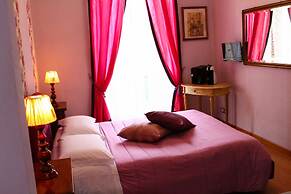 Duca's Guest House