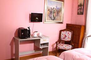 Duca's Guest House