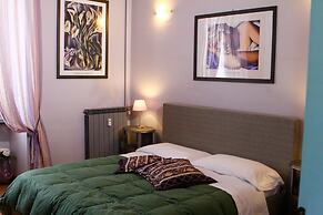 Duca's Guest House