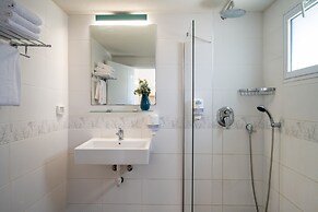 Malkiya TravelHotel