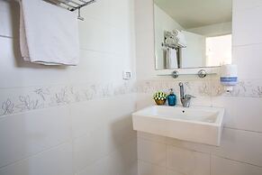 Malkiya TravelHotel