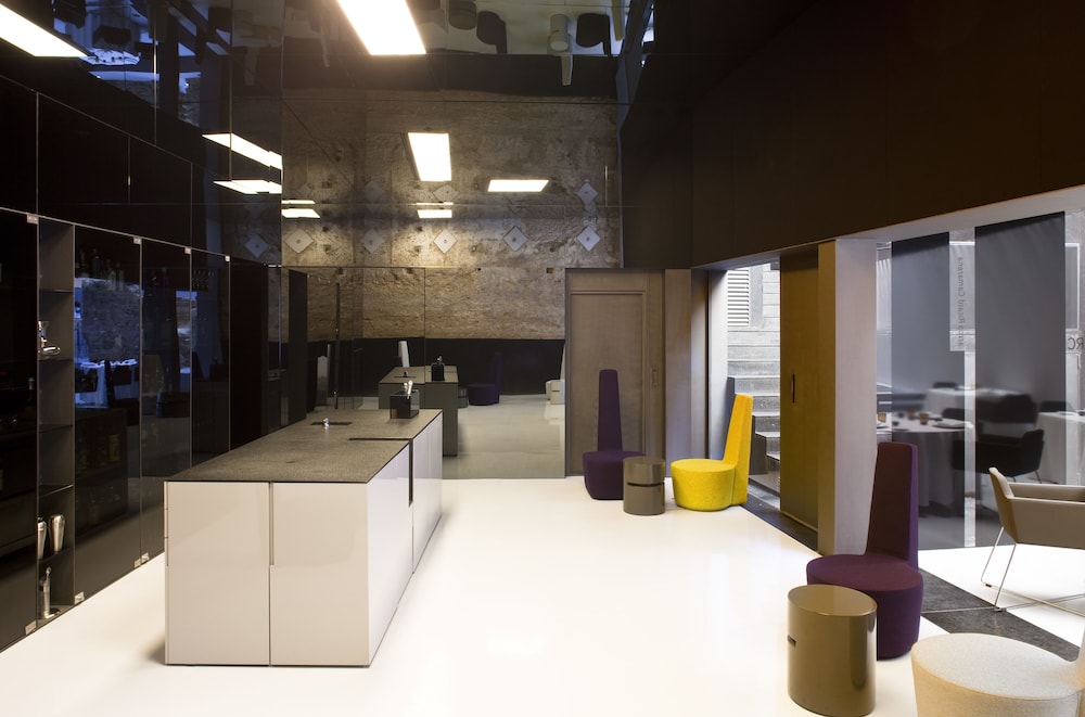 Caro Hotel