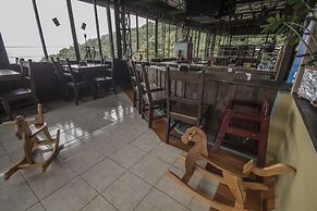 Hotel Alto Palomo