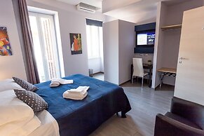 B&B Home 77