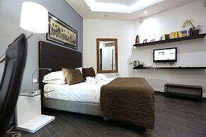 B&B Home 77