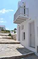 Madres Houses