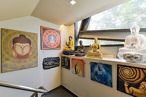 Dragonfly - The Art Hotel