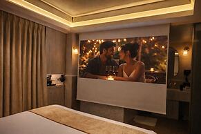 Dragonfly - The Art Hotel