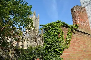 Cathedral Gate Hotel