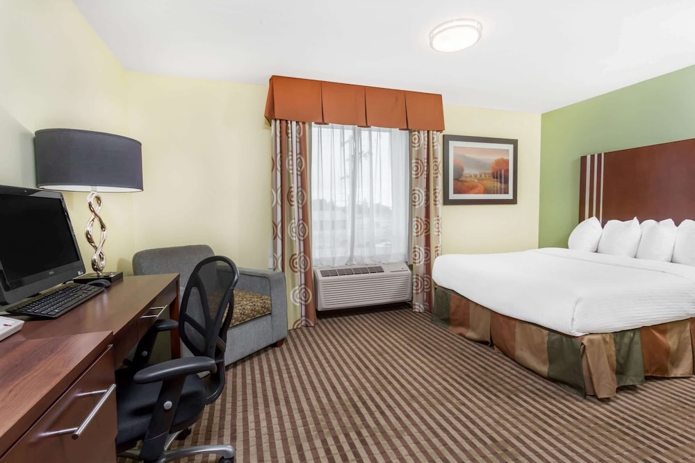 Ramada by Wyndham Carlyle