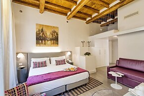 Trevi Palace Luxury Inn