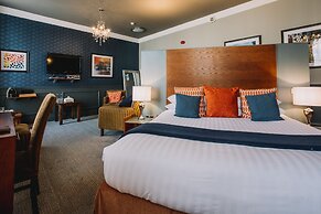 The Sun Hotel & Bar