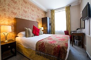 The Sun Hotel & Bar
