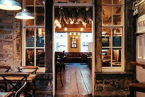 The Sun Hotel & Bar