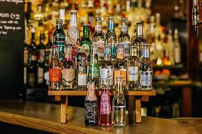 The Sun Hotel & Bar