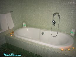 Hotel Diecimare