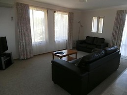 Harbour Lights Holiday Units