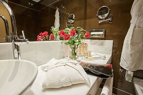 Nexus Valladolid Suites & Hotel