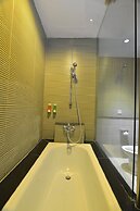 100 Sunset Hotel