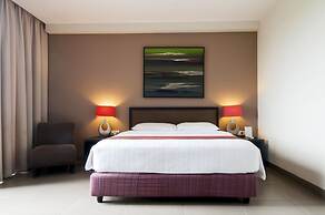 100 Sunset Hotel