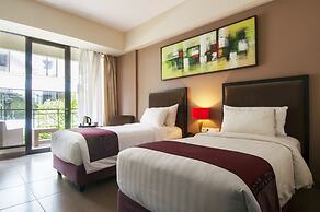 100 Sunset Hotel