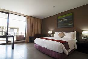 100 Sunset Hotel