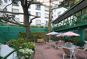 Honeymoon Inn