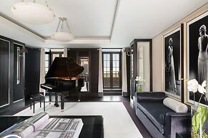 Grosvenor House Suites