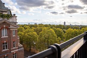 Grosvenor House Suites
