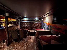 Hotel Alka Residency