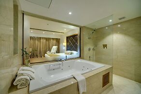 Ramee Grand Hotel and Spa, Pune