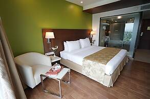 Ramee Grand Hotel and Spa, Pune