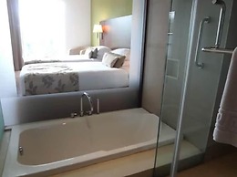 Ramee Grand Hotel and Spa, Pune