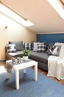 Blooms Inn & Apartments