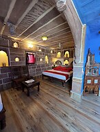 Juna Mahal