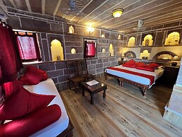 Juna Mahal