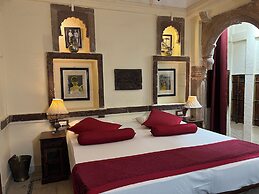Juna Mahal