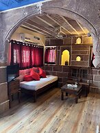 Juna Mahal