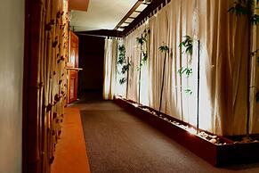 Holiday Spa Hotel