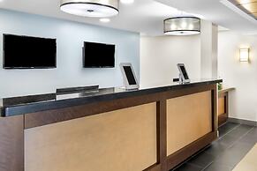 Best Western Thompson Hotel & Suites