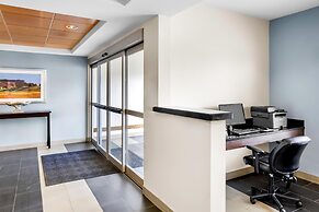 Best Western Thompson Hotel & Suites