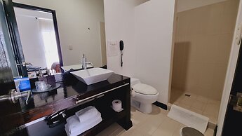 Habitat Suites Hotel